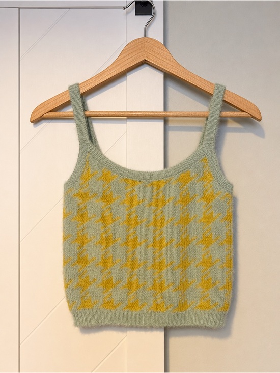 Blu Pepper Tops - Blu Pepper Fuzzy Houndstooth Knit Crop Tank Top NWT Medium
